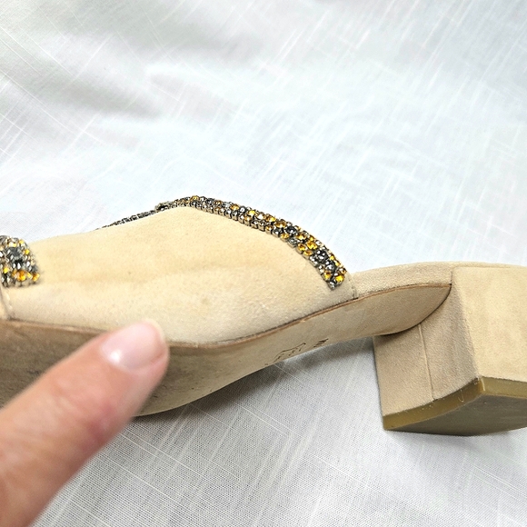 Donald J. Pliner Bette, Jewel Embellished Slide/mule Sandals. 7M Beige - Picture 13 of 14